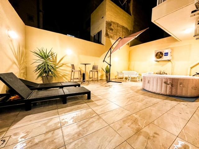 Sliema Jacuzzi Flat Lejlighed Eksteriør billede