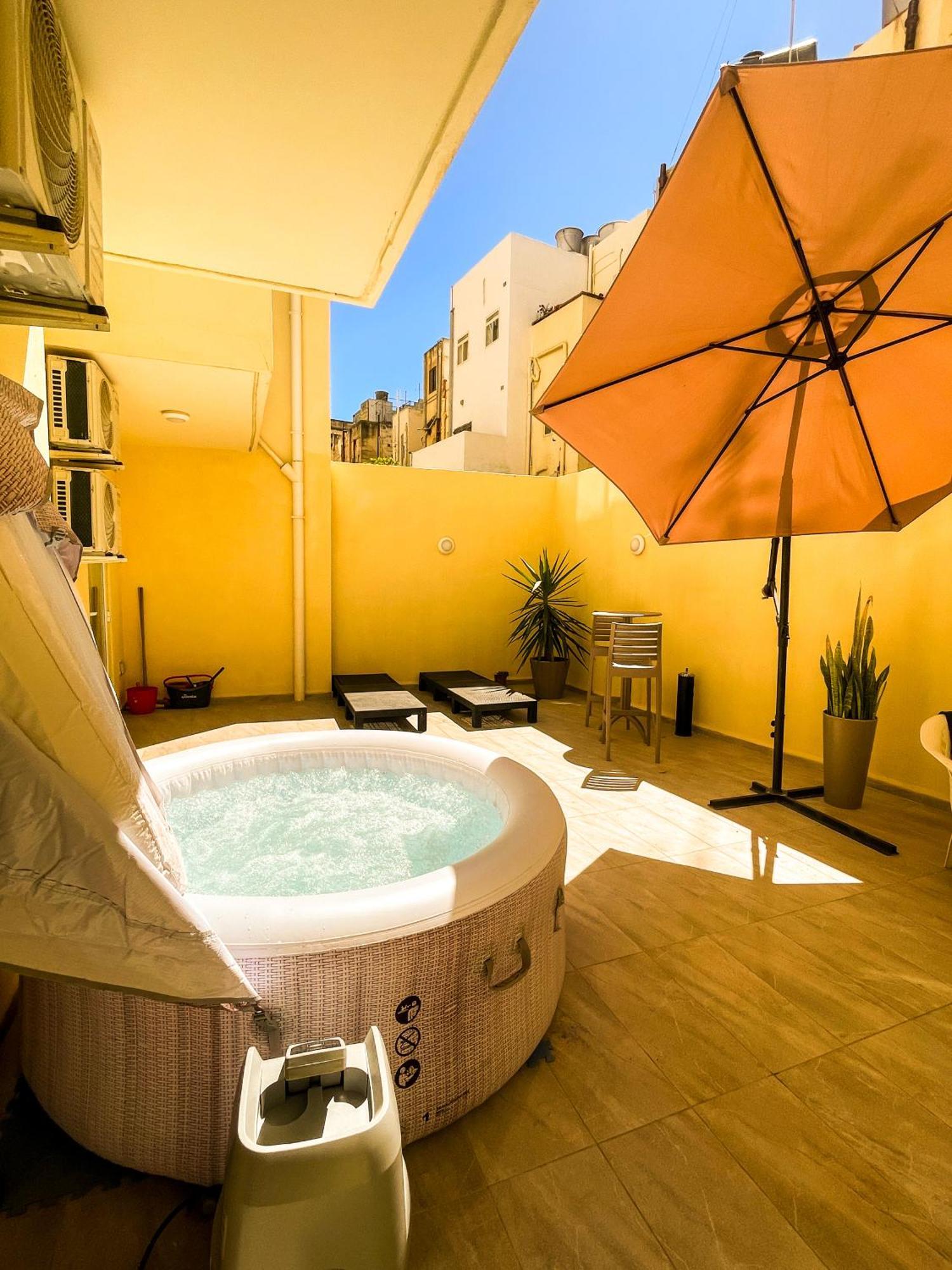 Sliema Jacuzzi Flat Lejlighed Eksteriør billede